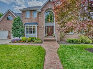 8521 Hill Spring Dr, Lutherville Timonium, MD