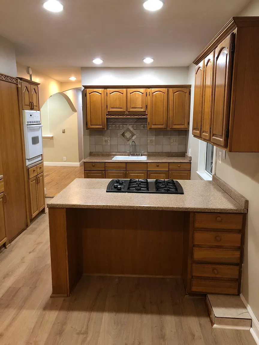 153 Voss Ave photo 1