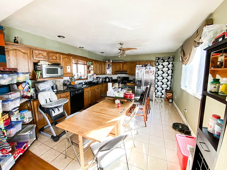 101 Magoun Ave #101 — Photo 2
