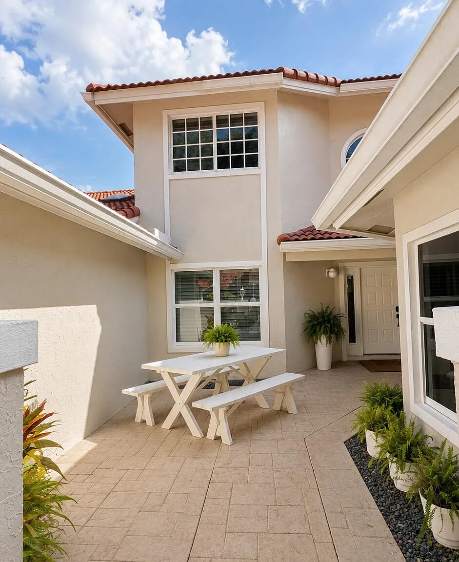 4 bed, 4.0 bath, 2278 sqft, $4,550 — Photo 2