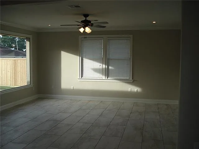 3 bed, 2.0 bath, 1993 sqft, $2,800 — Photo 3
