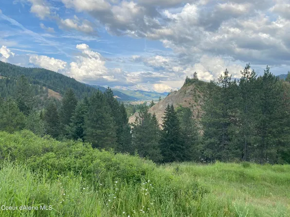 225 Pinetree Dr, Pinehurst, ID 83850