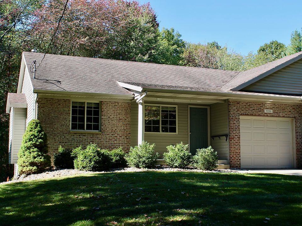 Exterior, Left side Duplex, Unit 7251