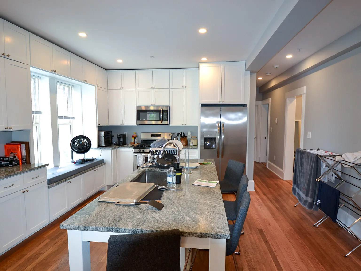 4 bed, 1500 sqft, $7,800 — Photo 2