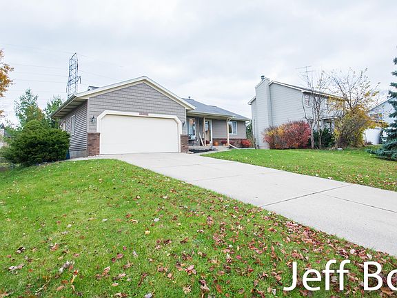 2nd image of 2405 Sunny Creek St SE