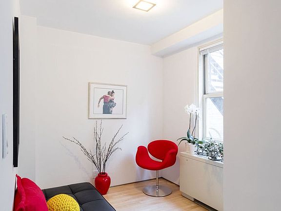 3rd image of 401 E 86th St APT 1C