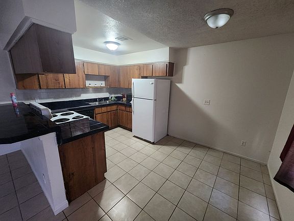 2nd image of 6975 Dunsbach Way APT 1