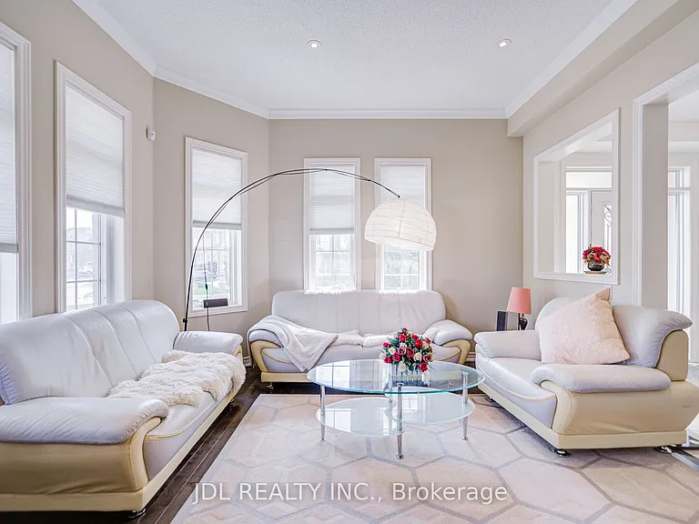 1139 Cenotaph Blvd — Photo 7