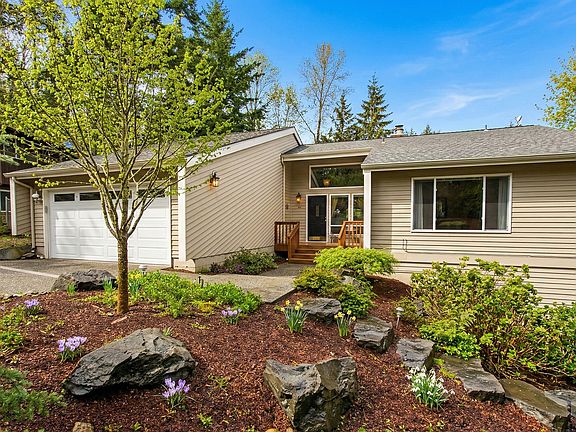 2nd image of 15608 SE 42nd Ct