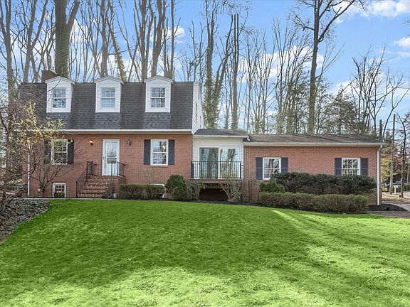 2nd image of 326 Edgewater Rd