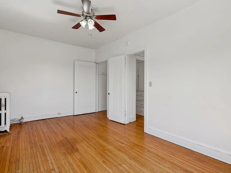 Summit Hill Apartments — Photo 14