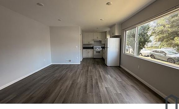2nd image of 3922 Hillcrest Dr APT A
