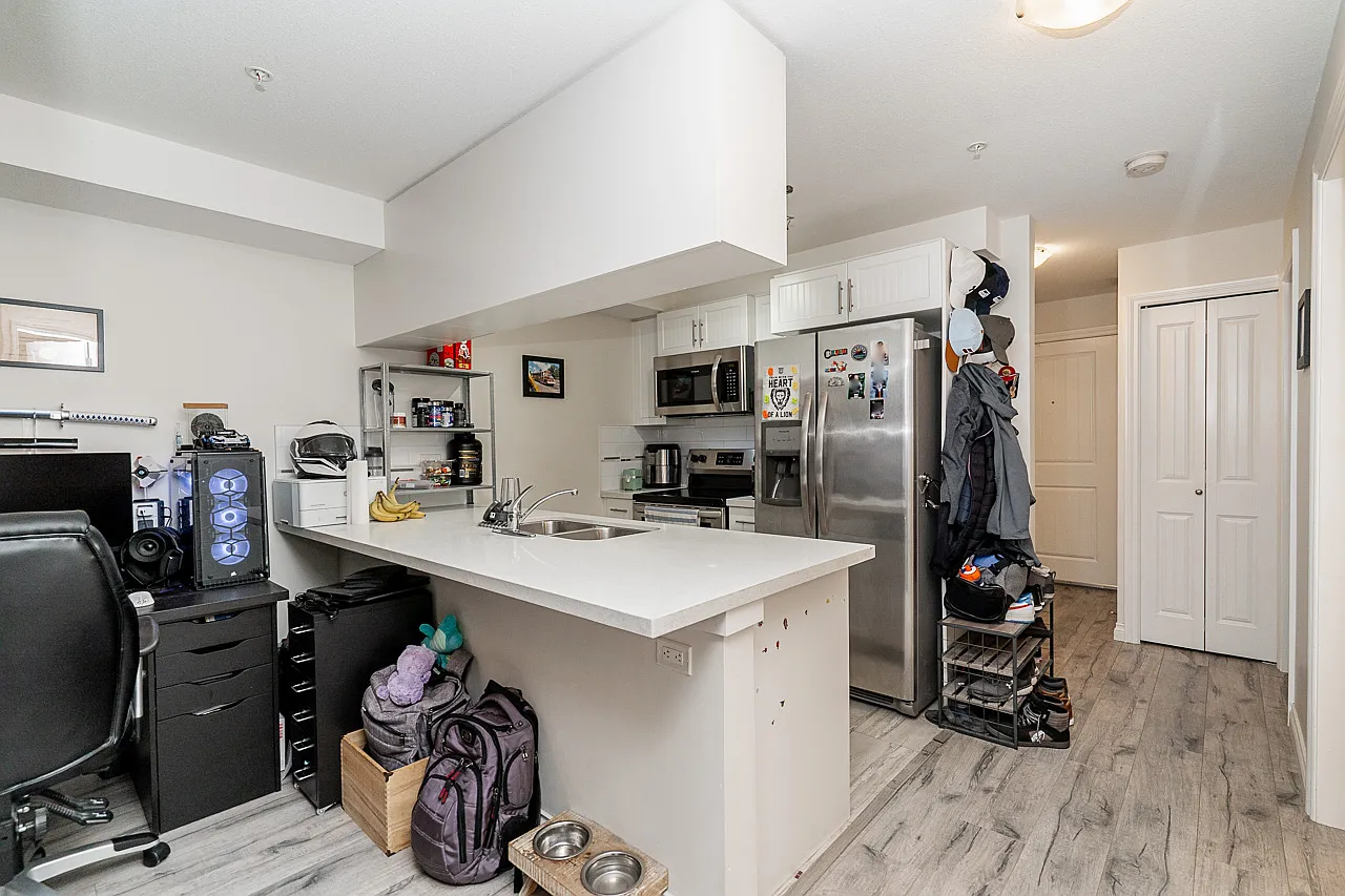 2 bed, 800 sqft, $1,800 — Photo 2