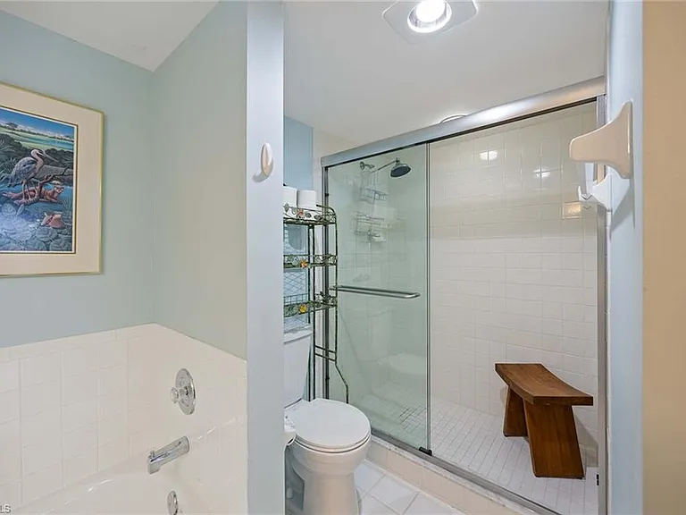4251 Lake Forest Dr #214 — Photo 22