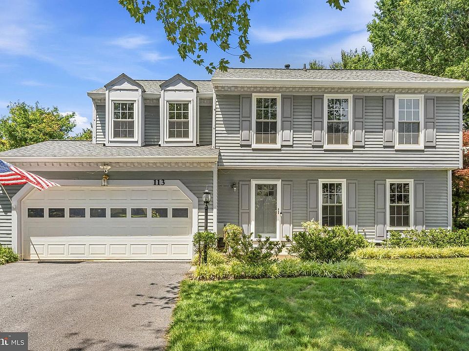 1st image of 113 Bookham Ln