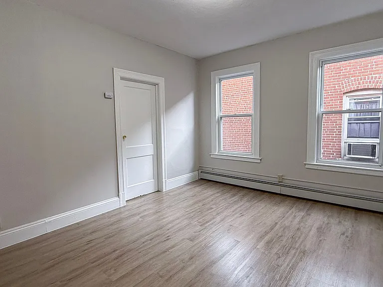 291 Buckingham St / Luca Investments LLC — Photo 33