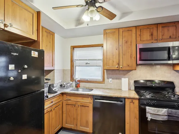 11 Elna Court image 4 of 30