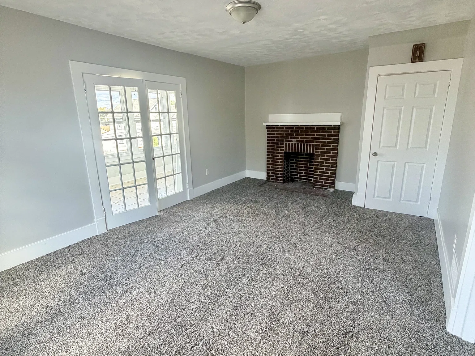 533 Tremont Avenue - 2 — Photo 3