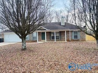302 Earnhardt Dr, New Market, AL 35761