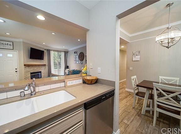 5th image of 24135 Del Monte Dr Unit 207