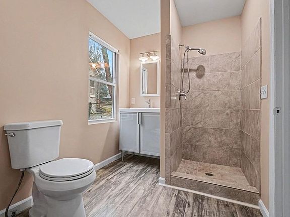 5th image of 2047 Baker Rd NW