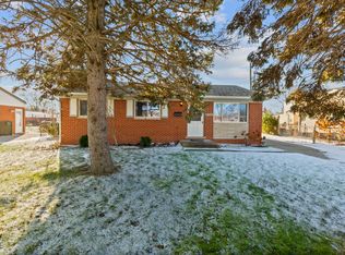 8722 Embassy Dr, Sterling Heights, MI
