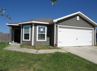 8006 Distant Harbor Rd, Cove, TX 77523