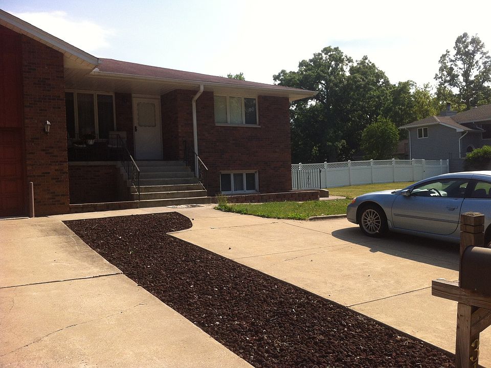 1st image of 3104-06 E 62nd Pl