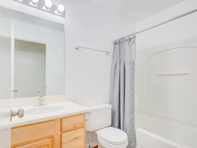 1153 W 400 S — Photo 29