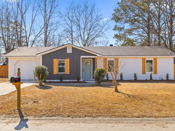 3 Coral Dr, Goose Creek, SC 29445