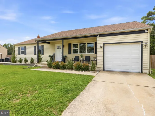 68 Deer Park Cir, Blackwood, NJ 08012