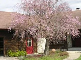 9736 Lake Rd, Ozawkie, KS 66070