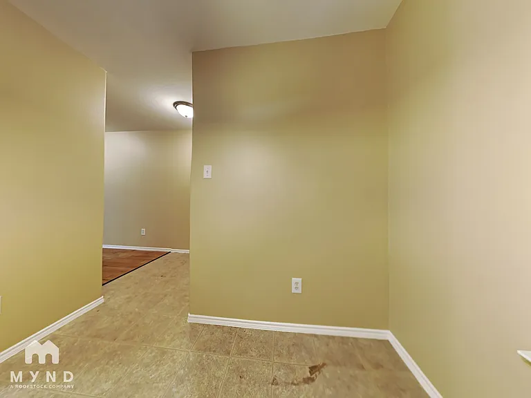 635 Ashlen Dr — Photo 6