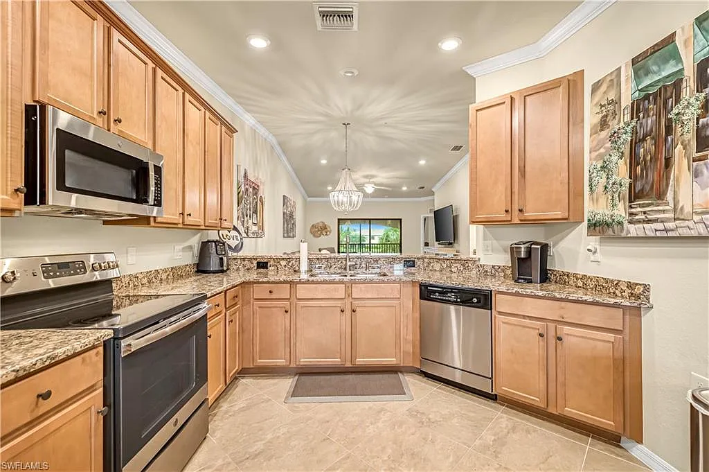 2 bed, 2.0 bath, 1549 sqft, $5,500 — Photo 3