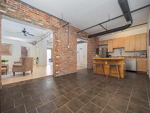 5th image of 432 E Rich St Unit 2B
