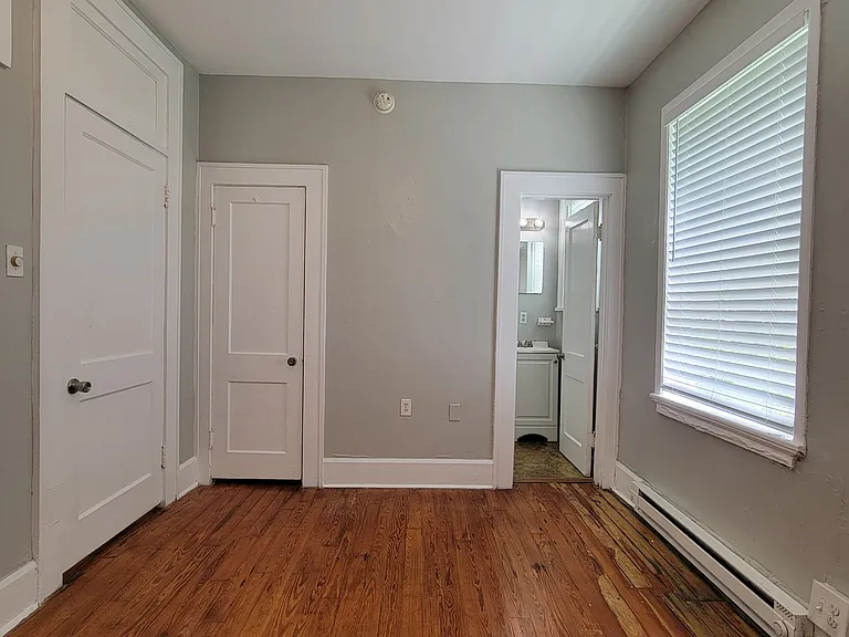 205 16th Ave NE #5 — Photo 10