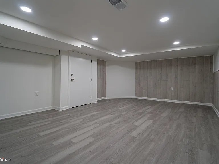 2410 Wharton St #2 — Photo 26