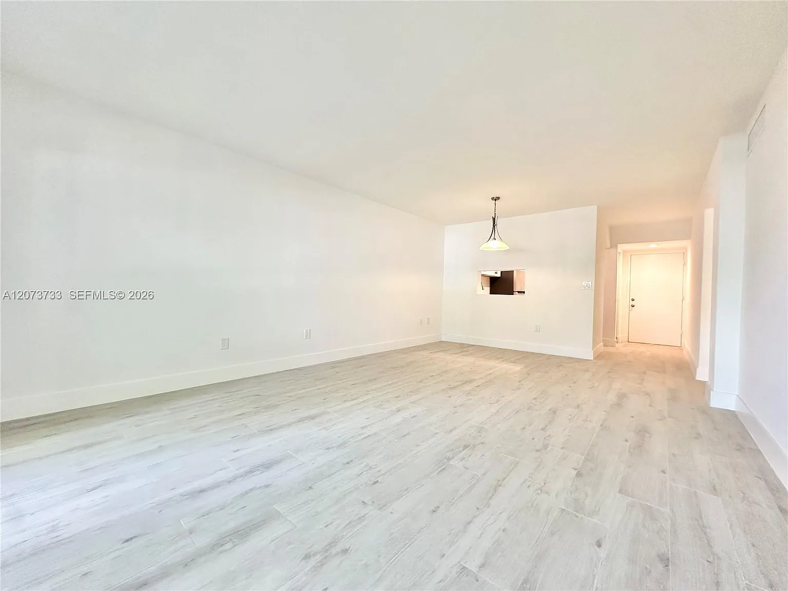 Dadeland Grove Condo — Photo 3