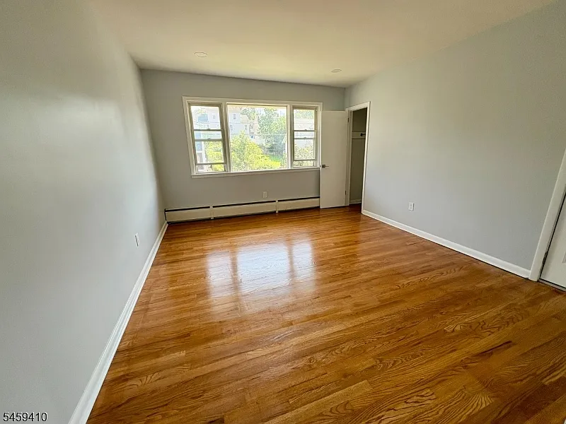 2 bed, 1.0 bath, $2,200 — Photo 2
