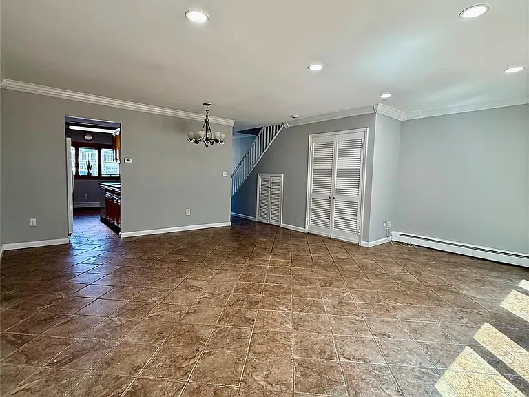 56 Coolidge St — Photo 10