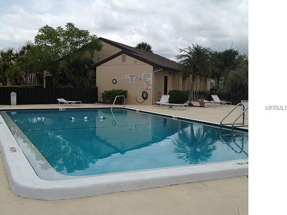 3rd image of 2713 Hidden Lake Blvd Unit B