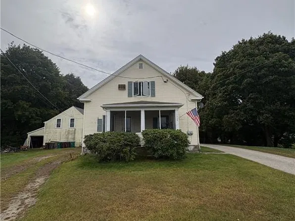 1888 Mendon Rd, Woonsocket, RI 02895