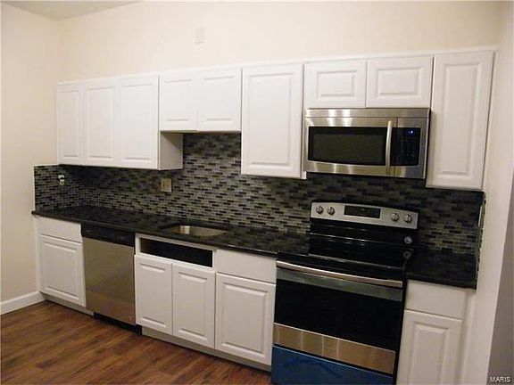 5th image of 4742 Dahlia Ave