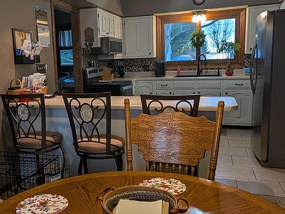 4th image of 4333 Stemen St
