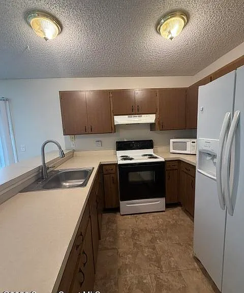 1451 Sheafe Ave NE #101 — Photo 6