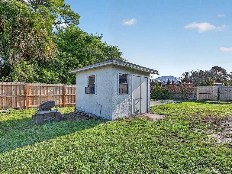 481 SW Aster Rd — Photo 41