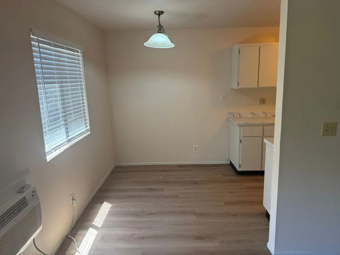 1835 Robin Ln — Photo 3