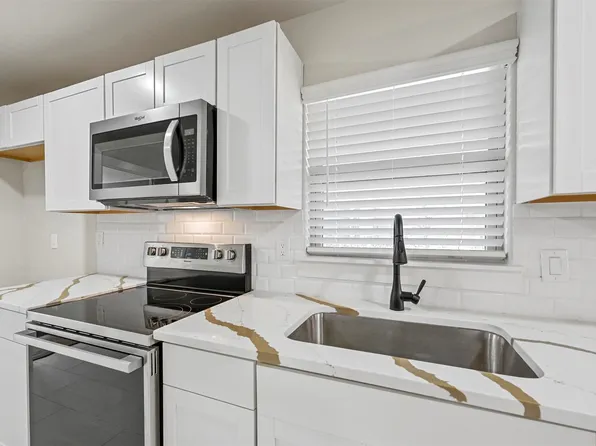 3102 Kinmore St, Dallas, TX 75223