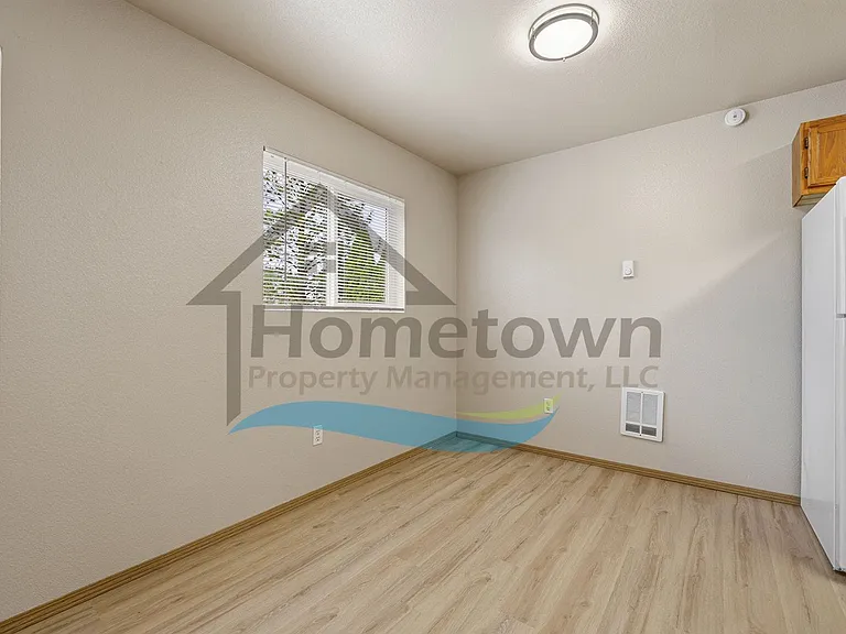 703 N Compton St — Photo 38