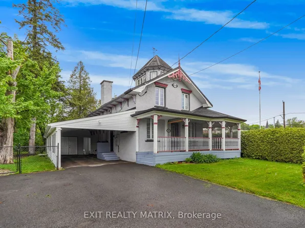 160 Nelson St E, Hawkesbury, ON K6A 1L8